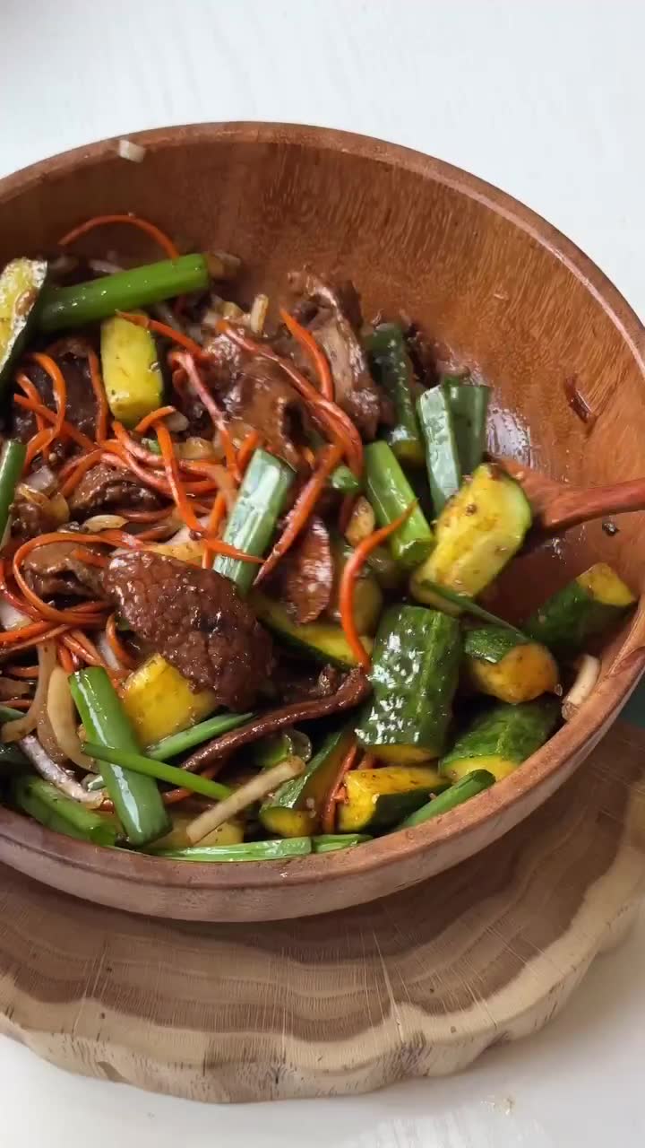 Азиатский салат с говядиной 🥩