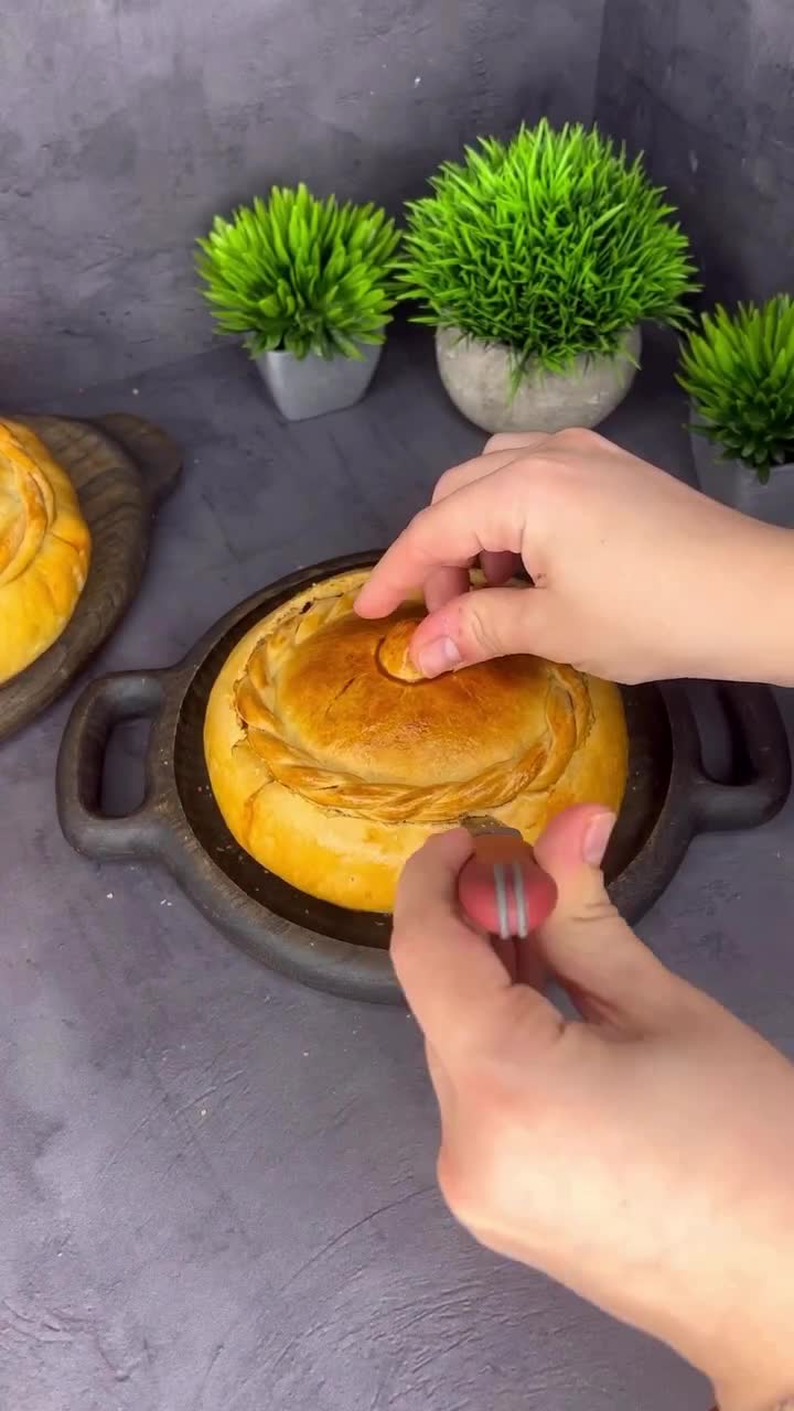 Мясо в горшочках